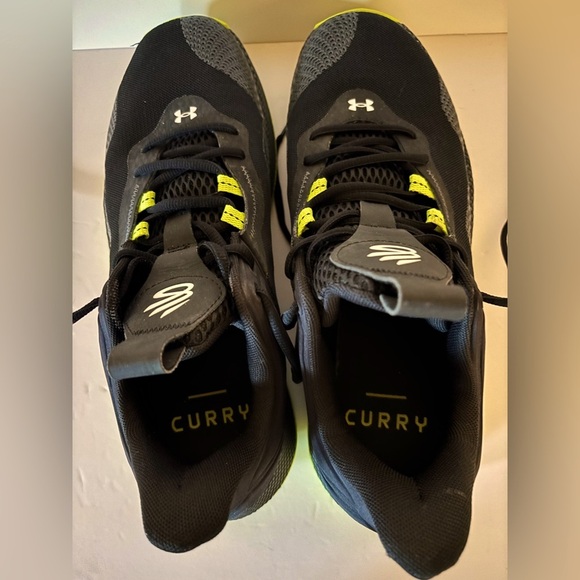 Under Armour CURRY HOVR Pre-Owned Men’s Size 10.5 Black/White Athletic Shoes - Picture 4 of 7